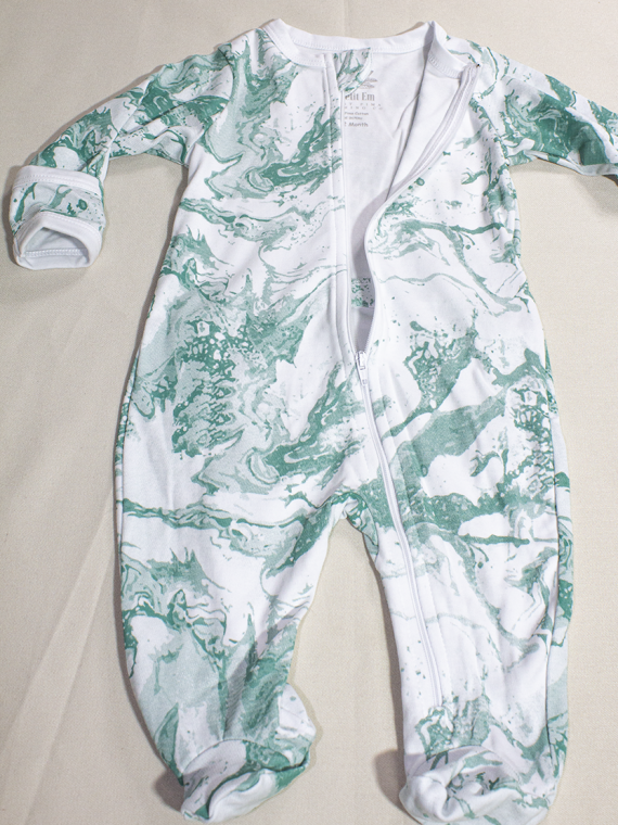 Pijama con bolsillo trasero