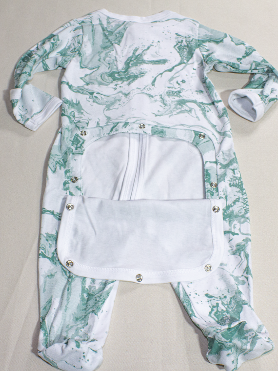 Pijama con bolsillo trasero